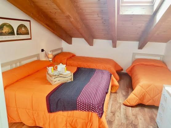 Casa Vacanza Zaira & Claudio Pianello Del Lario Eksteriør billede