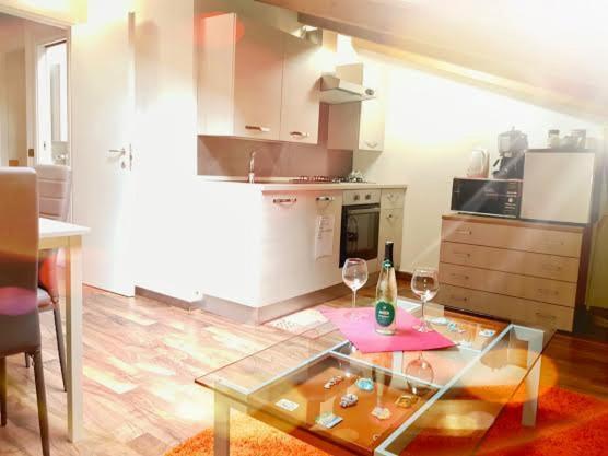 Casa Vacanza Zaira & Claudio Pianello Del Lario Eksteriør billede